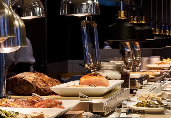 Room service is available from 10:00 to 22:00! Allowing guests to enjoy  signature delicacies in the comfort of their room