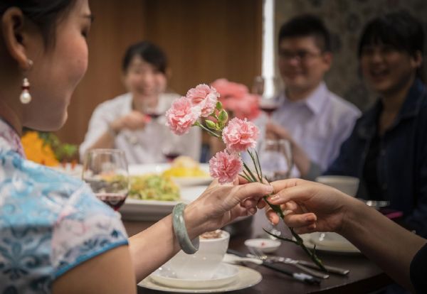 愛在五月·暖馨食光 | 家宴十人桌菜只要16,800元起，宴會廳席間免費提供果汁無限暢飲三小時