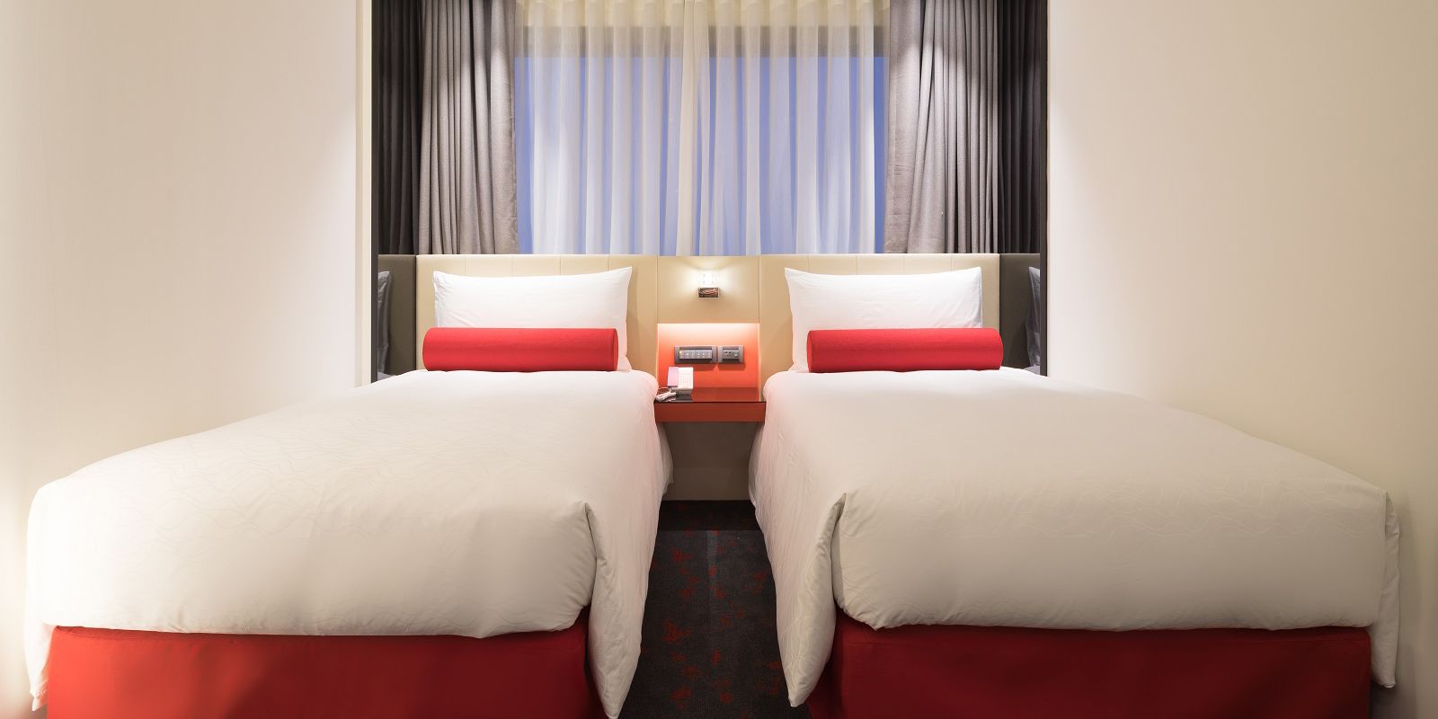 ALL_room_26E18_EGAIXxuv1e