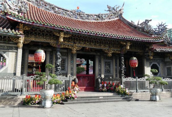 Longshan Temple